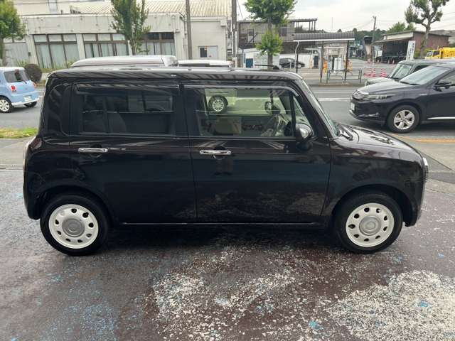 信頼と安心のアップルです。当店で買取をした車を厳選して並べさせて頂いております！下取りのご相談もお気軽に御相談ください！御不明な点・ご質問はお店までご連絡を下さい。無料電話　0078-6003-118510　です。