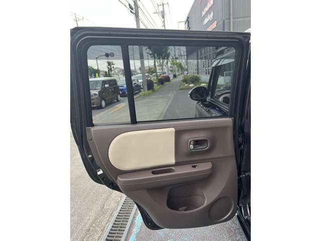 信頼と安心のアップルです。当店で買取をした車を厳選して並べさせて頂いております！下取りのご相談もお気軽に御相談ください！御不明な点・ご質問はお店までご連絡を下さい。無料電話　0078-6003-118510　です。