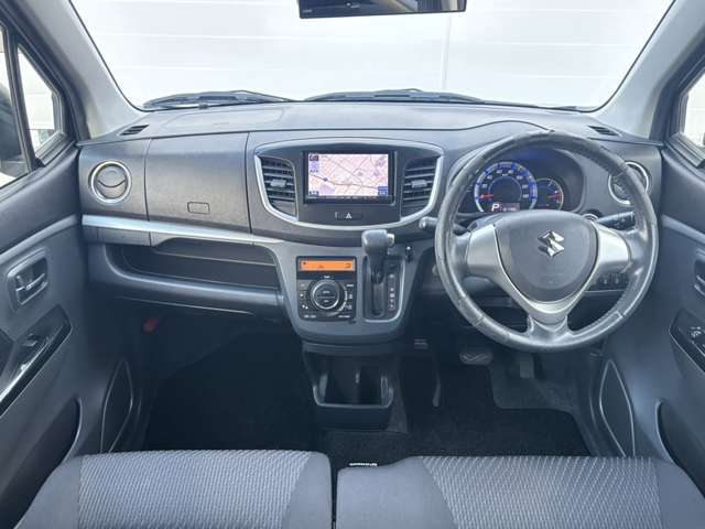 【インパネ全体】全方位で視界が広く、高い目線で運転もしやすいです！