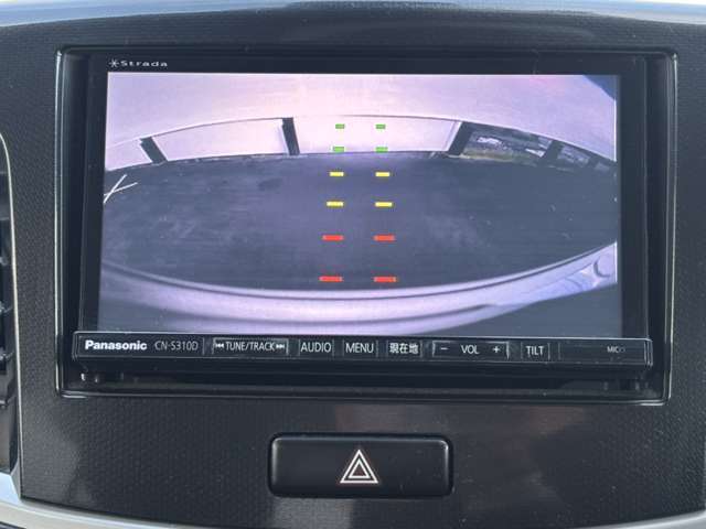 【バックモニター】後方の映像を映し出すことで、安全して駐車ができます！駐車が苦手な方にもオススメな便利機能です♪