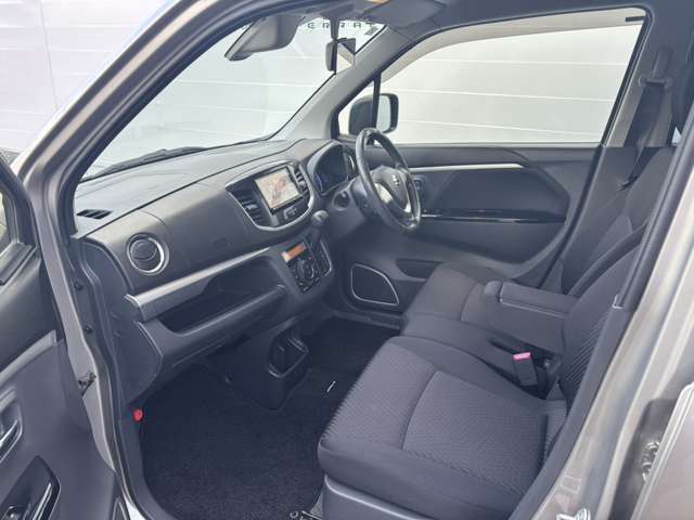 前席【内装インテリア】現車の確認はお電話で在庫のご確認の上、是非ご来店くださいませ！ご来店の難しい方は店舗スタッフがお電話やメールで詳細をお答えさせて頂きます。