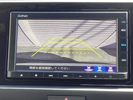 バックカメラも装備しております。車庫入れの苦手なお客様も安心！重宝してくれます！