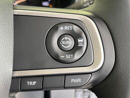 【アダプティブクルーズコントロール】高速道路での長距離走行が楽に！！自動で速度を保つクルーズコントロールが、衝突軽減システムと連携し、前方の車両を感知して車間を保つように速度調節してくれます！！