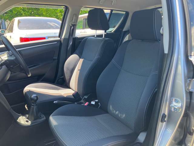 安心して中古車をお買い求めいただける様、当社は第三者機関のプロの鑑定士による、内外装、機関クオリティのチェックを受けることが出来る加盟店です。