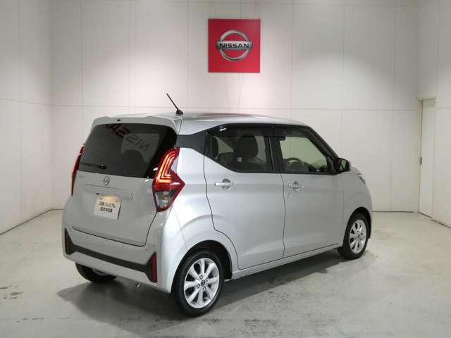 全国登録納車承ります。ご自宅まで納車致します。県外登録費用と陸送費用は別途必要になります。