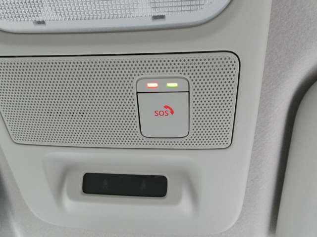 SOSコール　走行中の緊急時(病気や事故、あおり運転など)にボタンひとつでオペレーターに接続！救急や警察への連絡をサポートいたします。※使用にはお申し込みが必要です、詳しくはスタッフまで