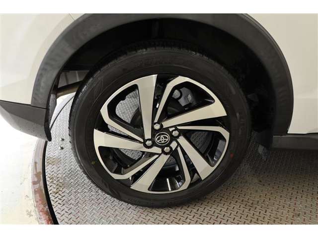 純正アルミホイール【タイヤサイズ195/60R17】