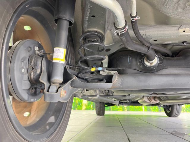お車を安心してお乗りいただく為には、足回りの定期点検が欠かせません。サービスサポート（有償保証）では無料点検もご提供しており、安心のカーライフをお過ごしいただけるサポート体制が整っています。