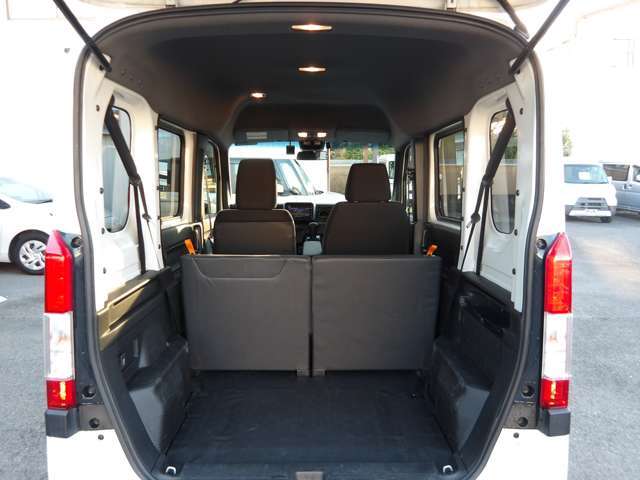 ラゲッジスペースもキレイな状態を保っています☆