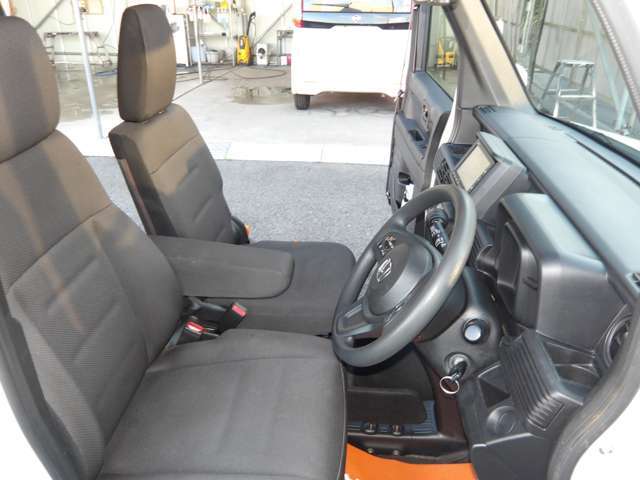 全車、納車前には室内外のクリーニングを実施しております！快適に乗り出していただけますよ☆