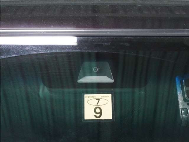 【ホンダセンシング】 「ミリ波レーダー」と「単眼カメラ」の異なる特性を持つ2つのセンサーなどにより、安心・快適な運転を支援します。