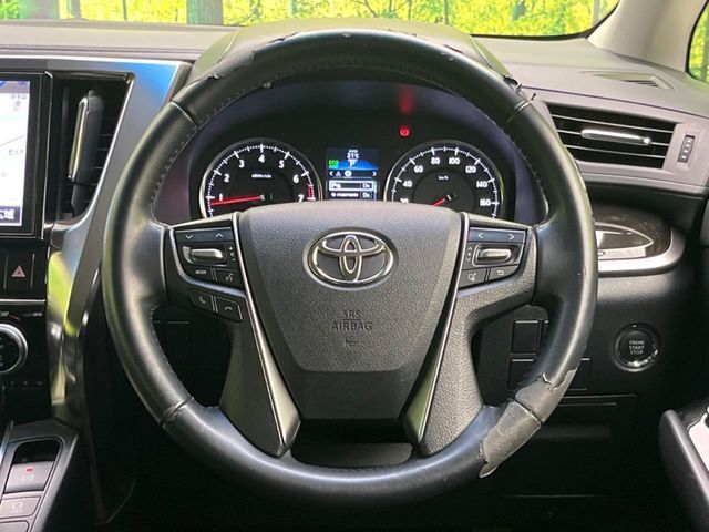 【ステアリングスイッチ】運転中、前方から目線をそらすことなく、オーディオ等の操作が可能な便利機能！安心＆快適なドライブを演出してくれます♪