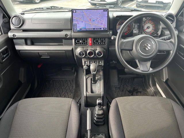 グループ総在庫数約30，000台！！全国の系列店からメーカー・車種問わずご紹介出来るので、あなたにピッタリのお車が見つかるはずです♪まずはお問い合わせ下さい☆