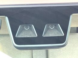 【スマートアシスト】走行中に前方の車両等を認識し、衝突しそうな時は警報とブレーキで衝突回避と被害軽減をアシスト。より安全にドライブをお楽しみいただけます。