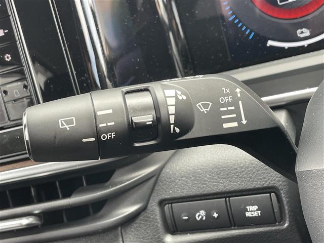 【運転席操作部】快適なドライブを楽しむための機能が装備されています！運転席から触れるので、使いやすいです！除菌プランいれていただくと、さらに清潔で安心していただけます！