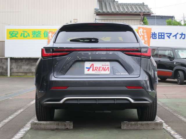 皆様にリラックスして商談や車検の受付を出来る店内作りを目指しております！また、フリードリンクを提供させて頂きます☆