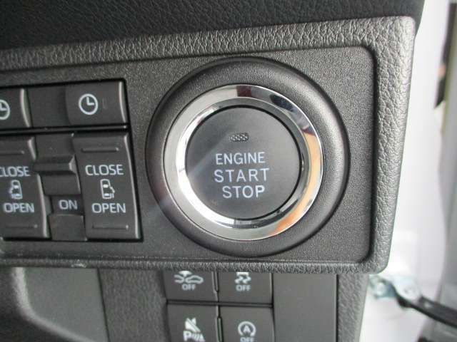 ボタン1発でエンジンOKです。面倒なカギ回し等がなく、鍵の故障も防止します。