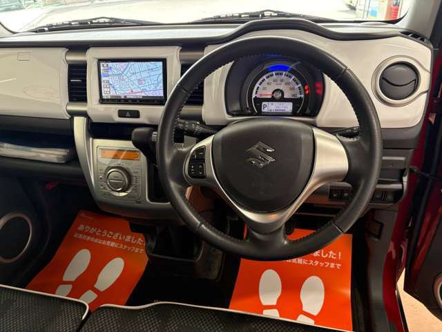 軽自動車は何よりその手軽さが魅力ですね。狭い道でもラクラクです。税金など維持費も抑えられるし、セカンドカーとしてもオススメのくるまです。