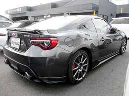 アピスタは、トヨタ系ディーラー『ネッツトヨタ広島』の中古車部門が独立して、グループ内別法人として設立された広島県内に6拠店を構える中古車販売会社です。