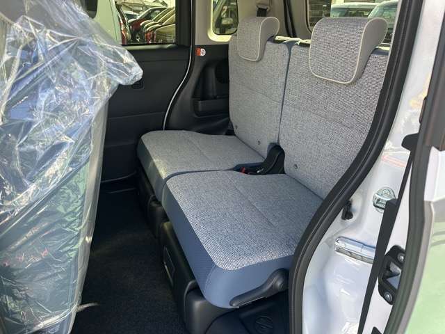 ★5年間新車保障★初度登録から5年間の新車保証が含まれています。長期間、安心してお乗り頂けます！保障費用は支払総額に含まれています！遠方のお客様は保証継承後、お近くのディーラーにて保証が受けられます！