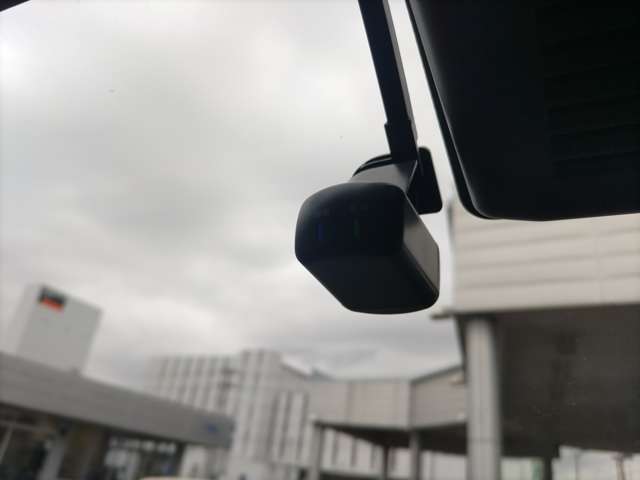 日産純正ディーラーOPのHangsheng製ナビ連動2カメラドライブレコーダー。microSDカードそのままにナビ画面で録画映像を視聴出来ます。