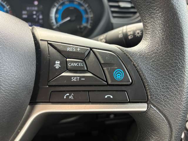 せっかくの旅行、運転で疲れて楽しめないのは嫌ですよね！「プロパイロット」なら高速道路等でアクセル・ブレーキ・ハンドル操作をアシストするのでドライバーの疲労に差が出ます。旅行もバッチリ楽しめますよ♪