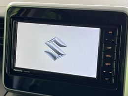 【メーカー純正ナビ】インテリアに溶け込むスタイリッシュな「専用設計」メーカーナビを装備♪視認性や操作性など基本性能にも優れ、より上質なカーライフをお楽しみいただけます。