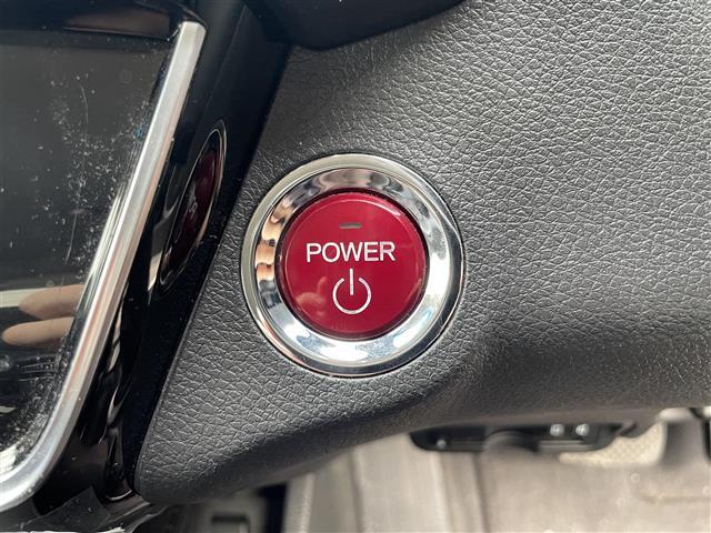 【シガーソケット】カーチャージャーを使って携帯の充電も出来ます！