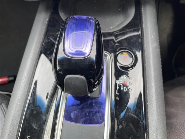 【シフトレバー】シフトも操作しやすく快適なドライブを楽しんでいただけます♪