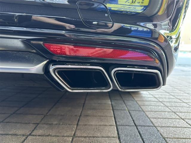 S63AMG仕様の高級感ある排気口