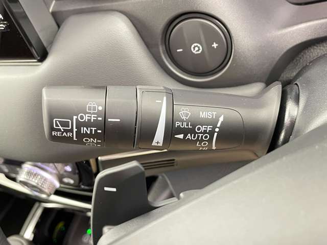 【運転席操作部】快適なドライブを楽しむための機能が装備されています！運転席から触れるので、使いやすいです！除菌プランいれていただくと、さらに清潔で安心していただけます！
