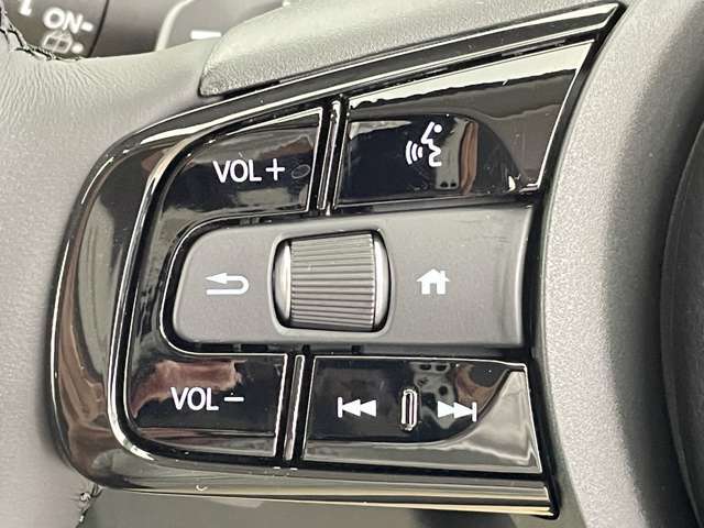 【運転席操作部】快適なドライブを楽しむための機能が装備されています！運転席から触れるので、使いやすいです！除菌プランいれていただくと、さらに清潔で安心していただけます！