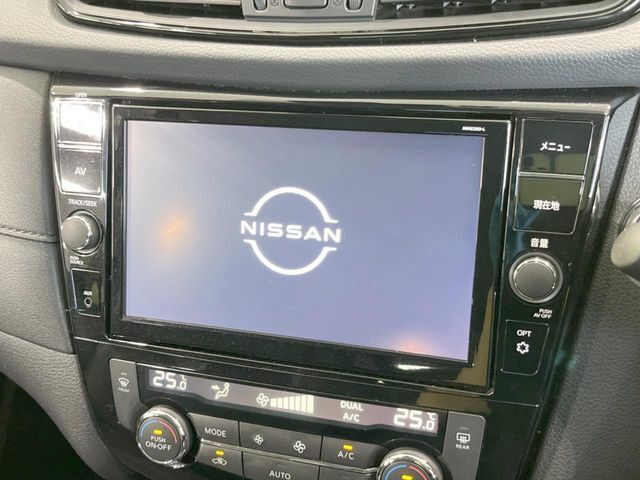 【純正ナビ】人気の純正ナビを装備。オーディオ機能も充実しており、Bluetooth接続すればお持ちのスマホやMP3プレイヤーの音楽を再生可能！毎日の運転がさらに楽しくなります！！