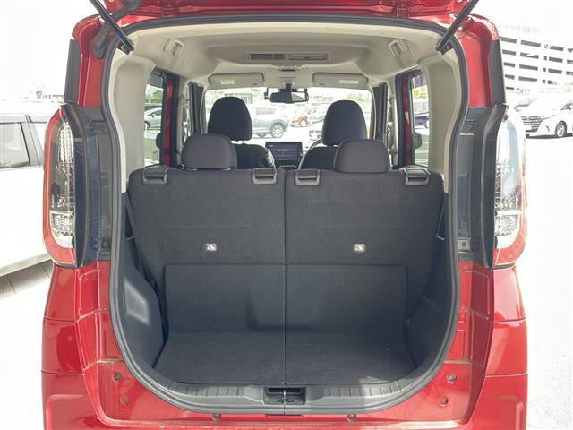 【トランク】積み込みやすくて、たっぷり積める荷室です。シートアレンジできるものは、乗車人数と荷物の量や大きさによってシートを動かすことができるので、より快適なドライブが可能です！