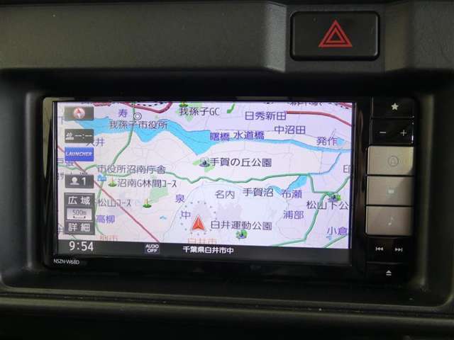 Bluetooth機能搭載の7インチナビです。TVも視聴できてナビの設定もタッチパネル式なので簡単に操作できます。
