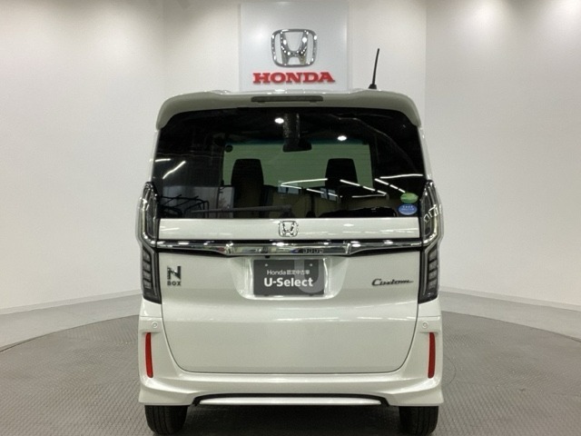 【Honda認定中古車 U-Select】　は3つの安心をお約束します。　1　Hondaのプロが整備した安心。 2　第三者機関がチェックした安心。　3　購入後もHondaが保証する安心。