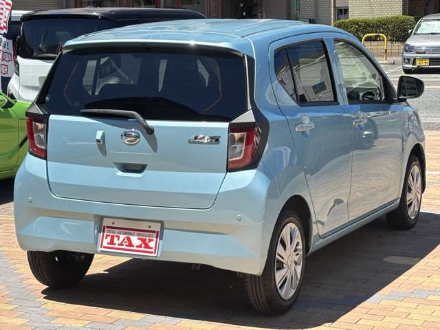 車両を仕入れ後は、まず外装の傷を確認します！修復歴の有無には該当しませんが、ボンネット・フェンダー・ドア・トランクを交換している車両は基本的には取扱い致しません！品質の高さはお約束致します！！
