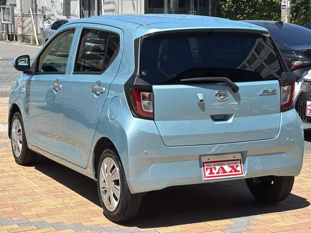 展示前に内外装のクリーニングは徹底的に行います！「ほんとに中古車？？」といわれるほど、弊社は内外装のクリーニングに力を入れております！期待は裏切りませんので、ぜひ現車にてご確認下さい！！