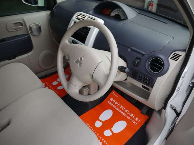運転席側シートの状態も良い状態を保っております。