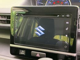 【メーカー純正ナビ】インテリアに溶け込むスタイリッシュな「専用設計」メーカーナビを装備♪視認性や操作性など基本性能にも優れ、より上質なカーライフをお楽しみいただけます。