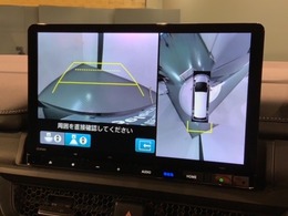 全方位モニターがついています！　車の周囲を360°安全確認できるので、普段の駐車はもちろんの事、縦列駐車や幅寄せの際にも活躍してくれますよ。