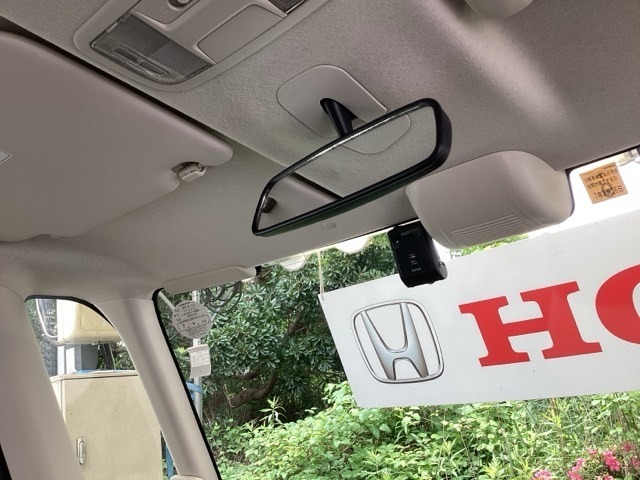 Hondaセンシング搭載！ミリ波レーダーと単眼カメラで、クルマの前方の状況を認識。ブレーキやステアリングの制御技術と協調し、安心・快適な運転や事故回避を支援する先進のシステムです！