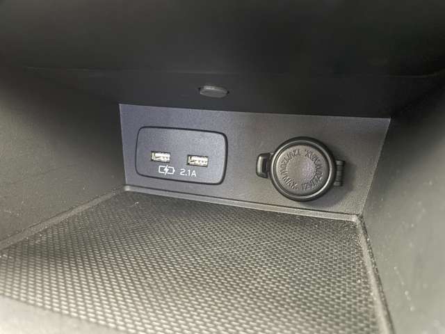 【運転席操作部】快適なドライブを楽しむための機能が装備されています！運転席から触れるので、使いやすいです！除菌プランいれていただくと、さらに清潔で安心していただけます！