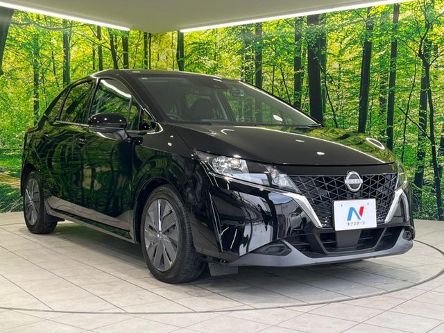 大好評のボディコーティング「弾スプラッシュコート」もご納車までに施工可能。通常のガラスコートと異なる、耐久年数6年の無機質ガラスコーティングが、ボディをキレイな状態に保ってくれます。