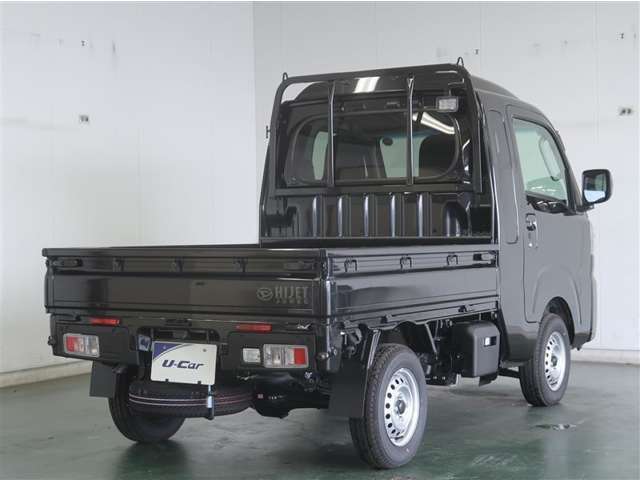 小型車だけどカッコイイ！お手ごろ価格で入庫しました。