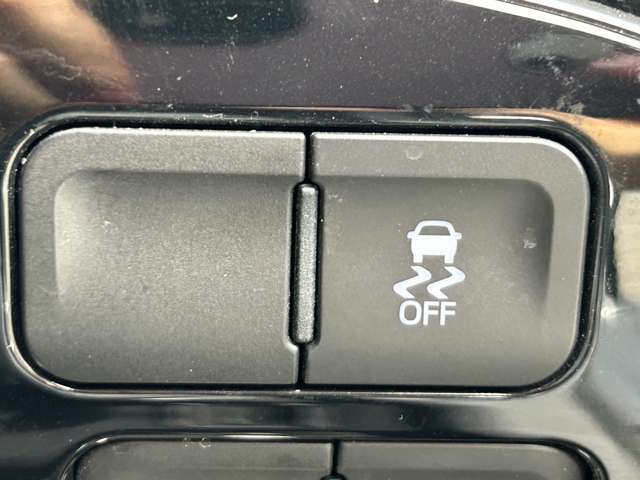 【運転席操作部】快適なドライブを楽しむための機能が装備されています！運転席から触れるので、使いやすいです！除菌プランいれていただくと、さらに清潔で安心していただけます！