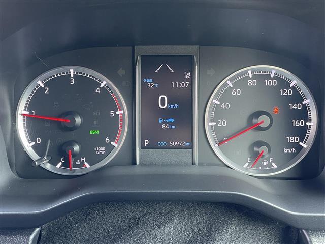 ODOメーターの表示値は50972kmです。店舗にて現車の確認もいただけますので、お電話で在庫のご確認の上是非ご来店くださいませ！！！