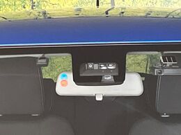【スズキ　セーフティサポート】走行中に前方の車両等を認識し、衝突しそうな時は警報とブレーキで衝突回避と被害軽減をアシスト。より安全にドライブをお楽しみいただけます。