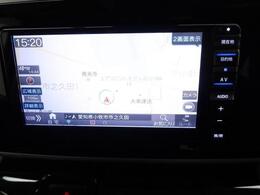 【純正ナビ】人気の純正ナビを装備しております。ナビの使いやすさはもちろん、オーディオ機能も充実！キャンプや旅行はもちろん、通勤や買い物など普段のドライブも楽しくなるはず♪