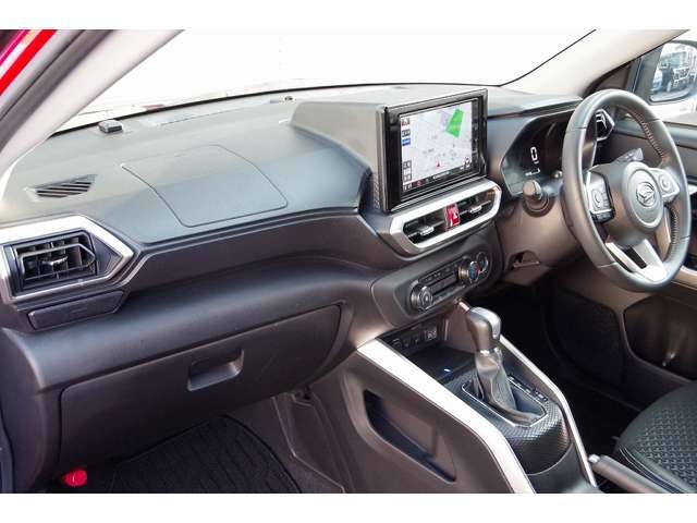 【自社ローン埼玉】自社ローン専門中古車販売★オトロン春日部店★総在庫数500台！他店舗の車両も当店にてご購入出来ます！高級セダンや室内広々のミニバンまで多くの車種を取り揃えております。
